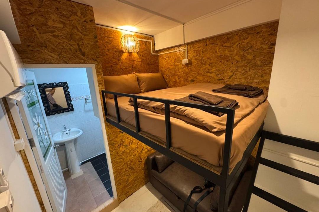 Photo of Bedroom in Thanon Phetchaburi