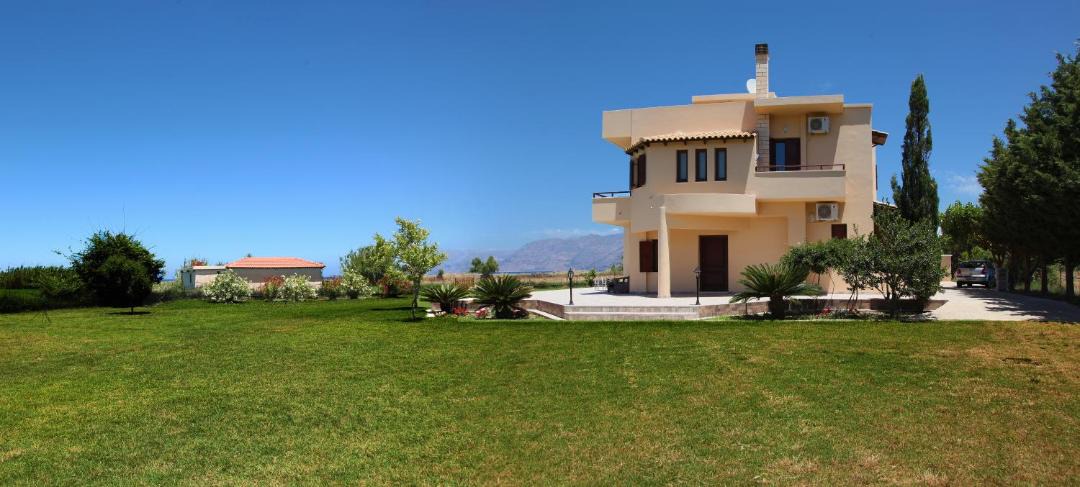Photo of Buildings in Korfalonas