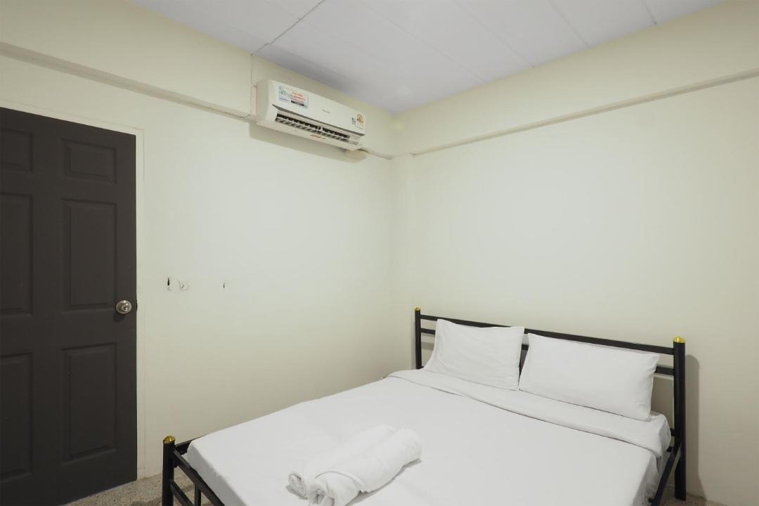 Photo of Bedroom in Samsen Nok
