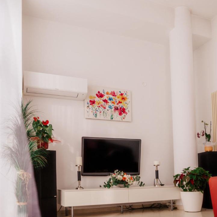 Photo of Livingroom in Okhthonia