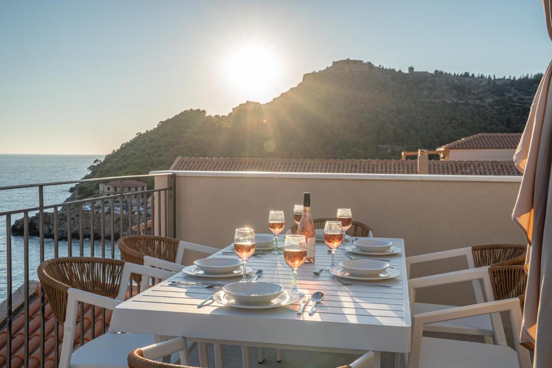 Photo of Patio Balcony in Frourion