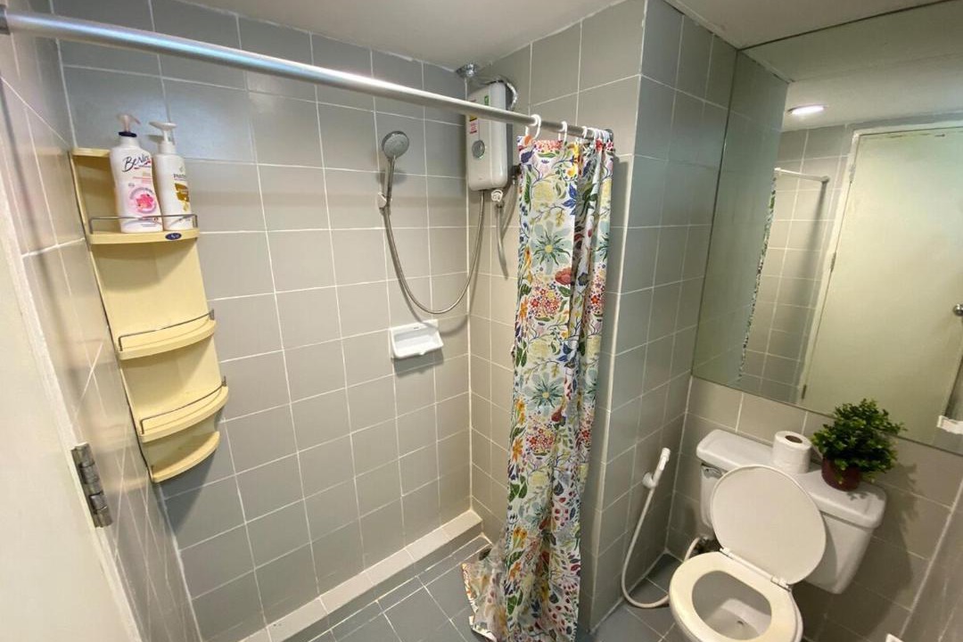 Photo of Bathroom in Thanon Phaya Thai