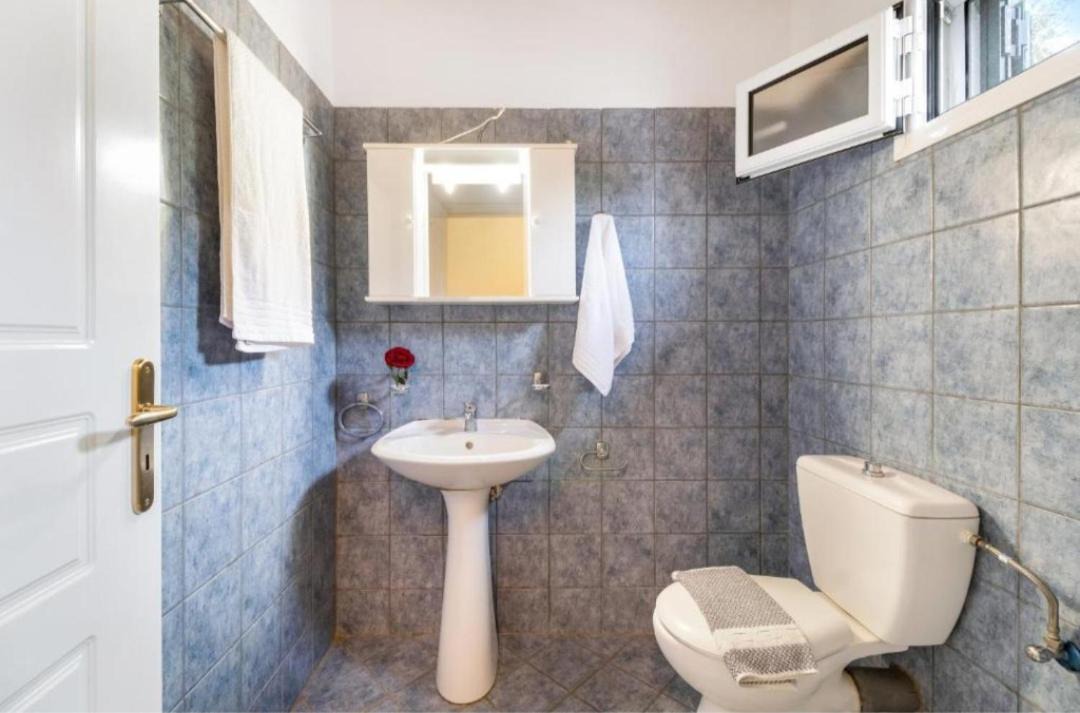 Photo of Bathroom in Agios Ioannis
