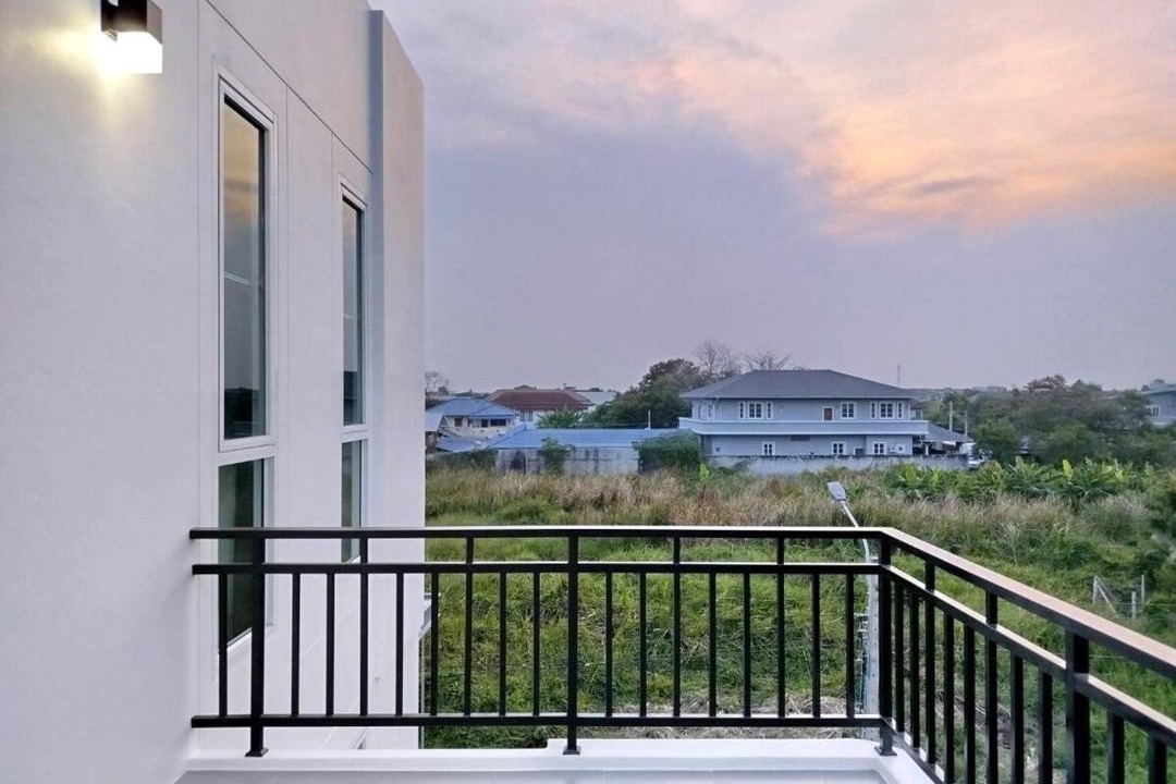 Photo of Patio Balcony in Thawi Watthana
