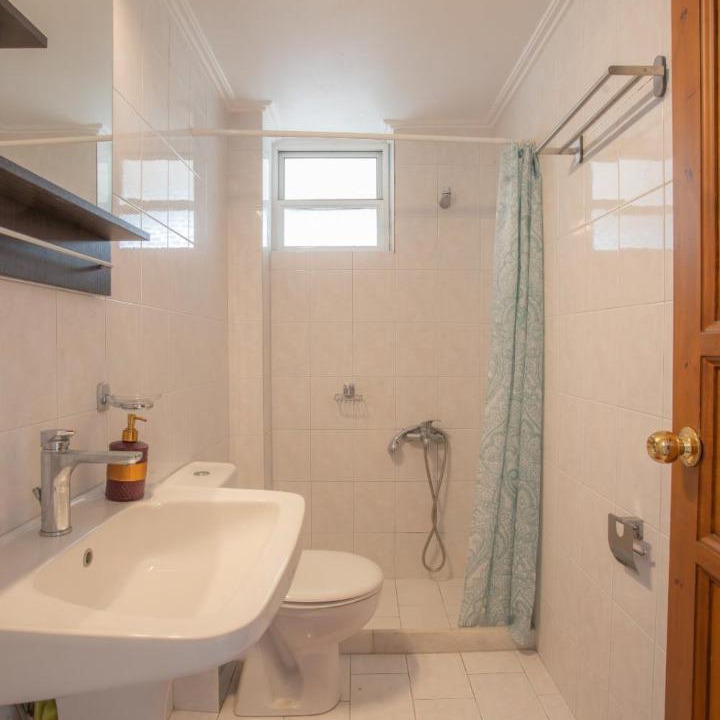 Photo of Bathroom in Yenion