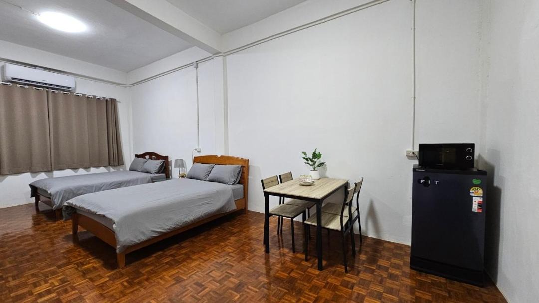 Photo of Bedroom in Thanon Phetchaburi