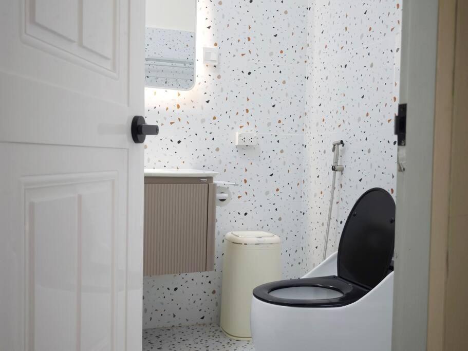 Photo of Bathroom in Amphawa