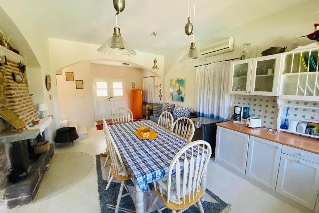 Photo of Kitchen in Troezen