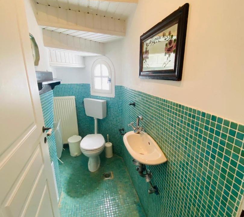 Photo of Bathroom in Troezen