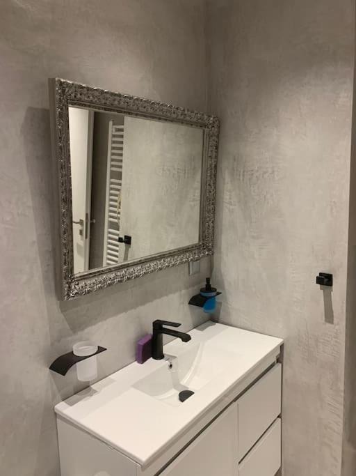 Photo of Bathroom in Ampelokipoi