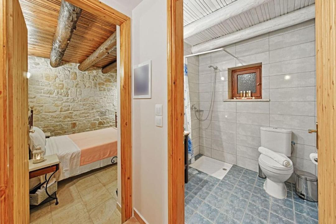 Photo of Bathroom in Skinaria
