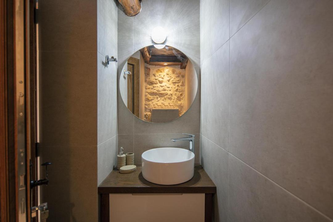 Photo of Bathroom in Monopari