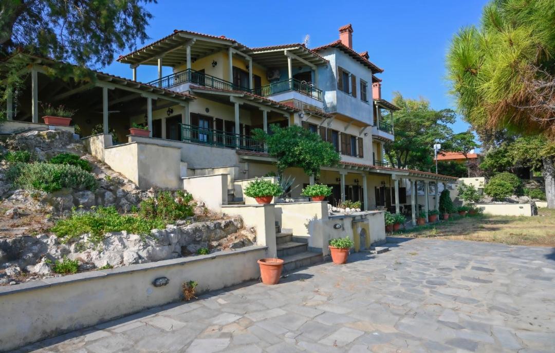 Photo of Others in Aristotelis