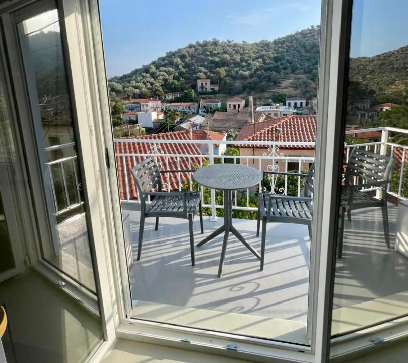 Photo of Patio Balcony in Trygonas