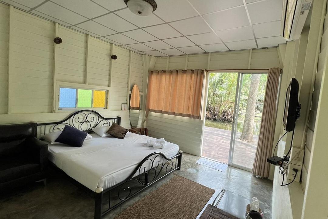 Photo of Bedroom in Amphawa
