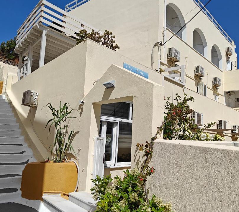 Photo of Others in Fira
