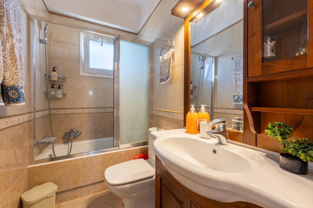 Photo of Bathroom in Lambi