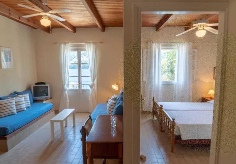 Photo of Livingroom in Kioni