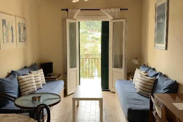 Photo of Livingroom in Kioni