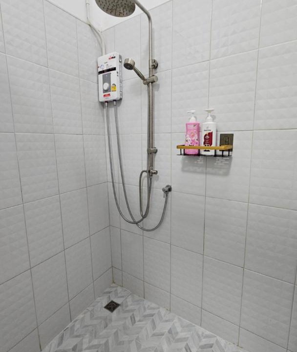 Photo of Bathroom in Thanon Phetchaburi