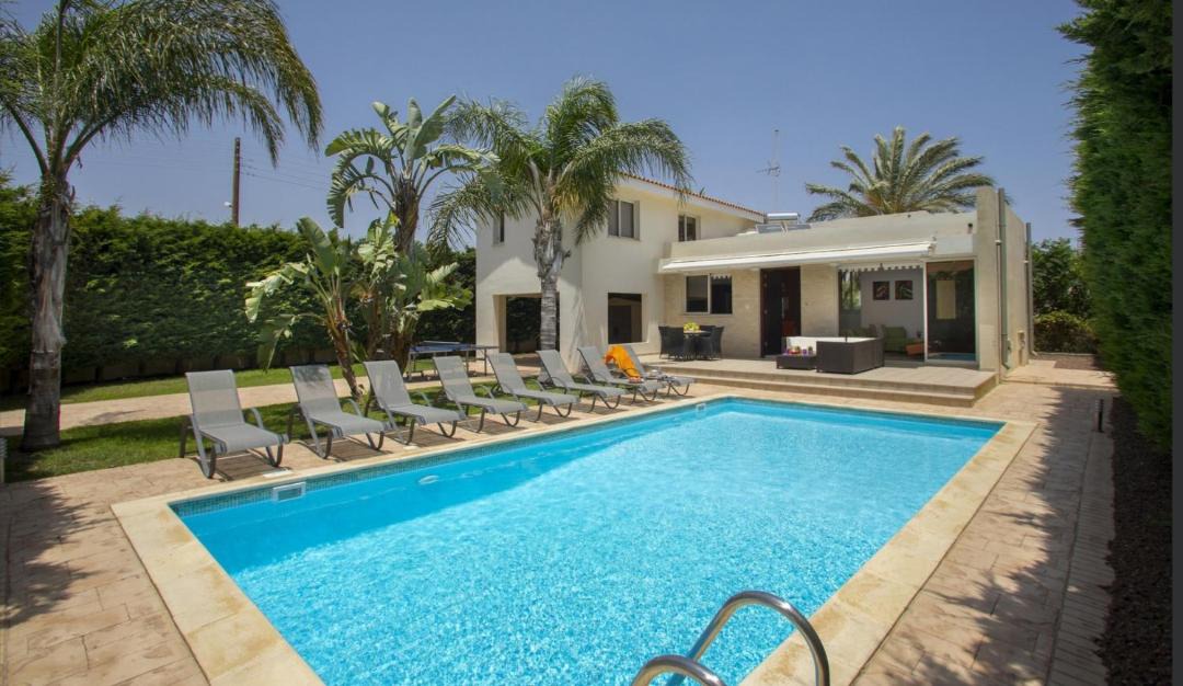 Photo of Outdoor in Pervolia