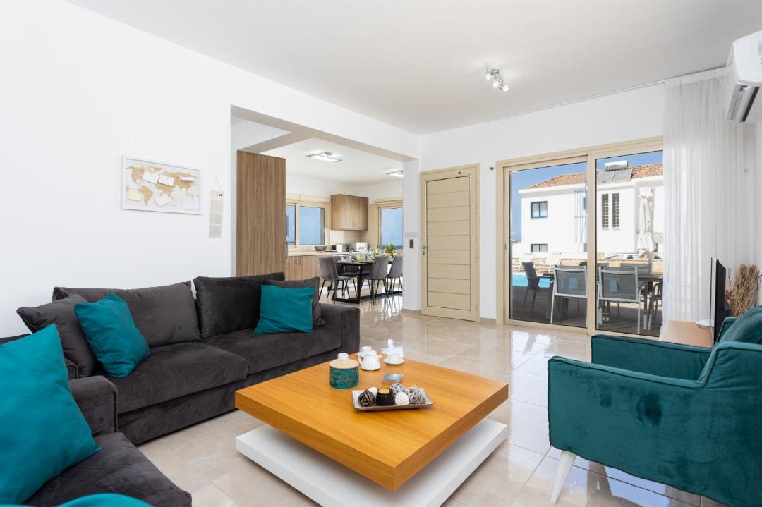 Photo of Livingroom in Pomos