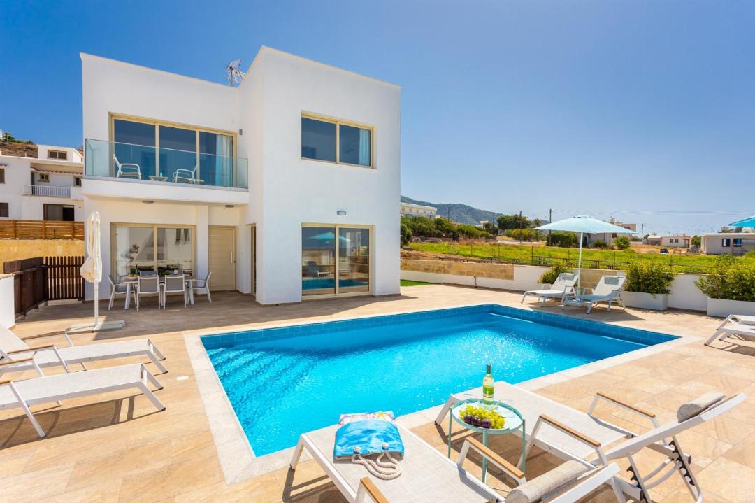 Photo of Outdoor in Pomos