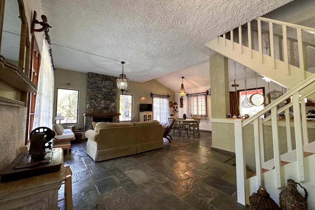 Photo of Livingroom in Aigialeia