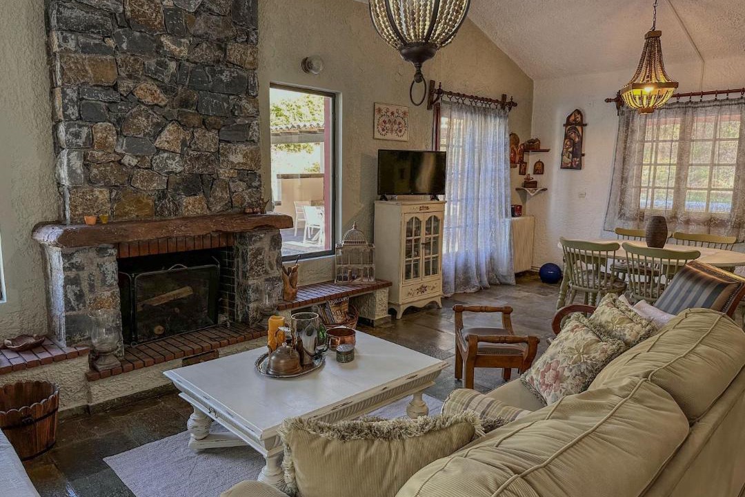 Photo of Livingroom in Aigialeia