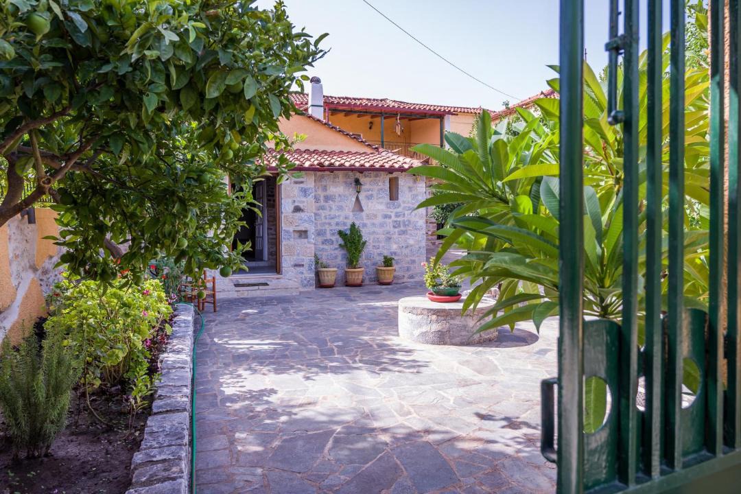 Photo of Buildings in Karvelas