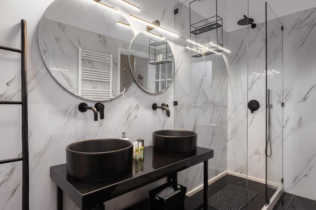 Photo of Bathroom in Kini