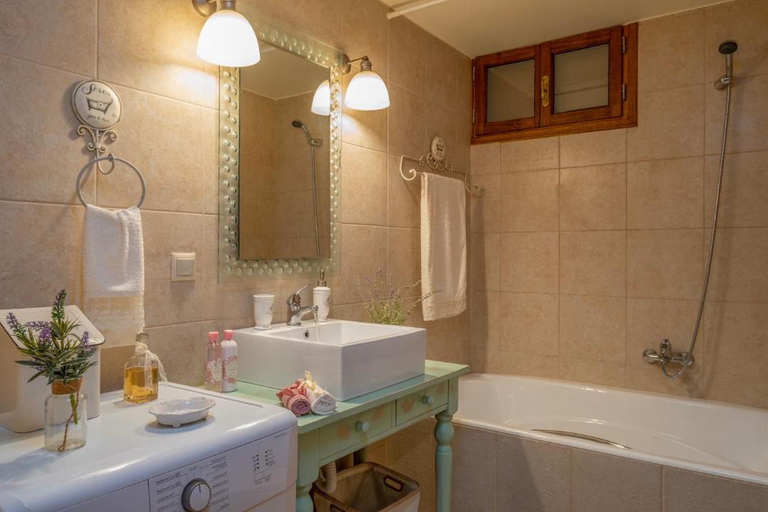 Photo of Bathroom in Likotinarea