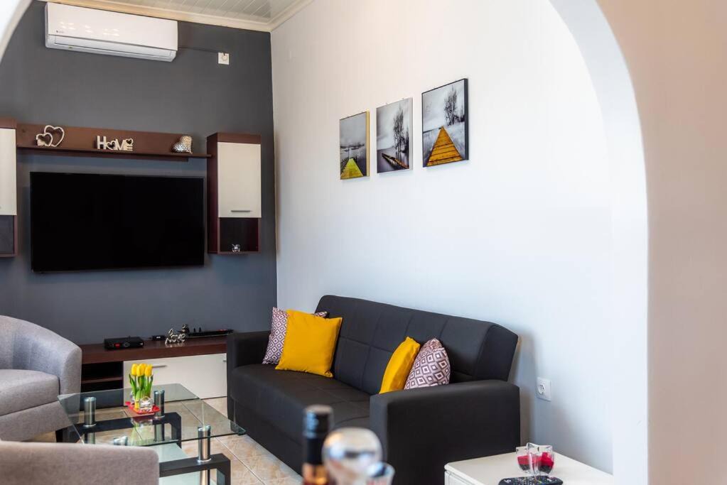 Photo of Livingroom in Argyrades