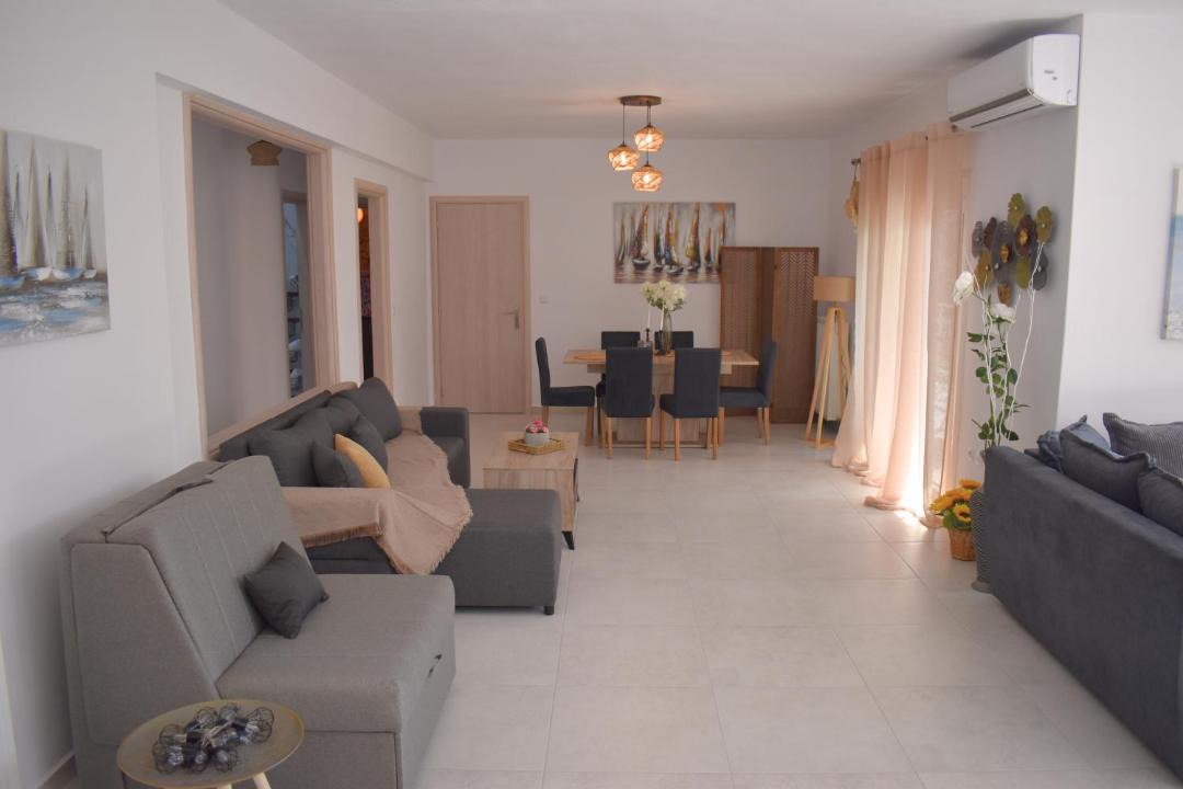 Photo of Livingroom in Prinos