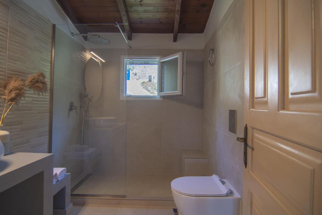 Photo of Bathroom in Agios Georgios Pagon