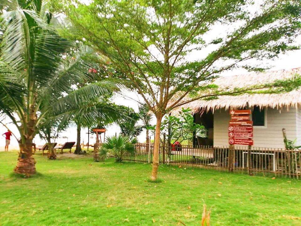 Photo of Buildings in Ko Phaluai