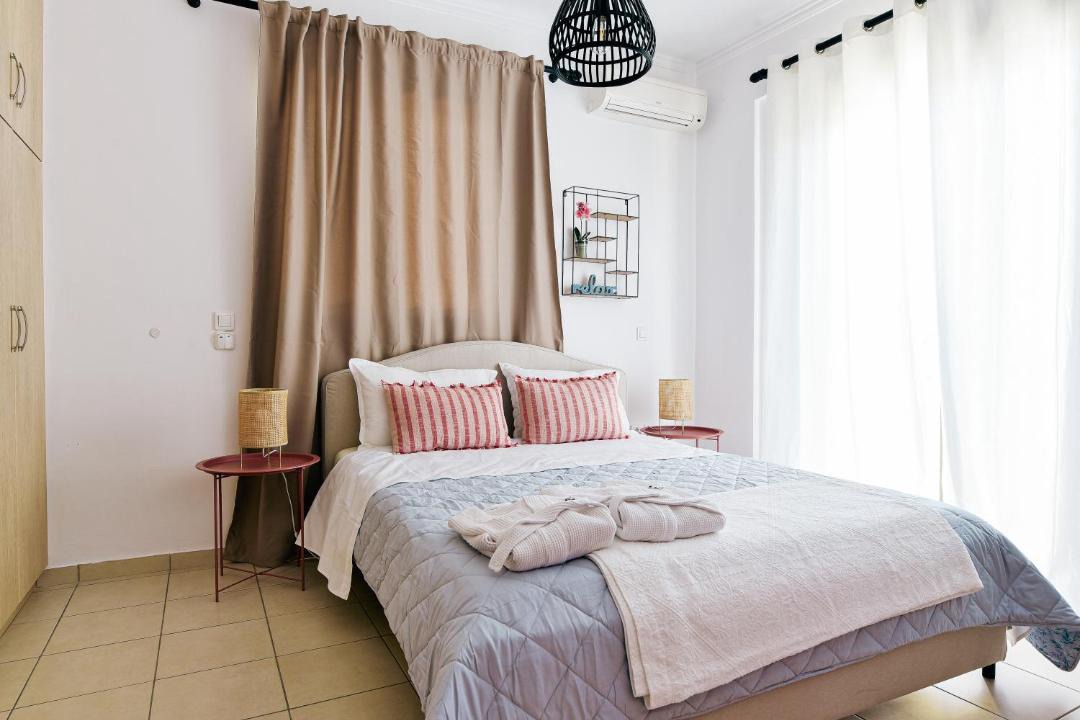 Photo of Bedroom in Aigialeia