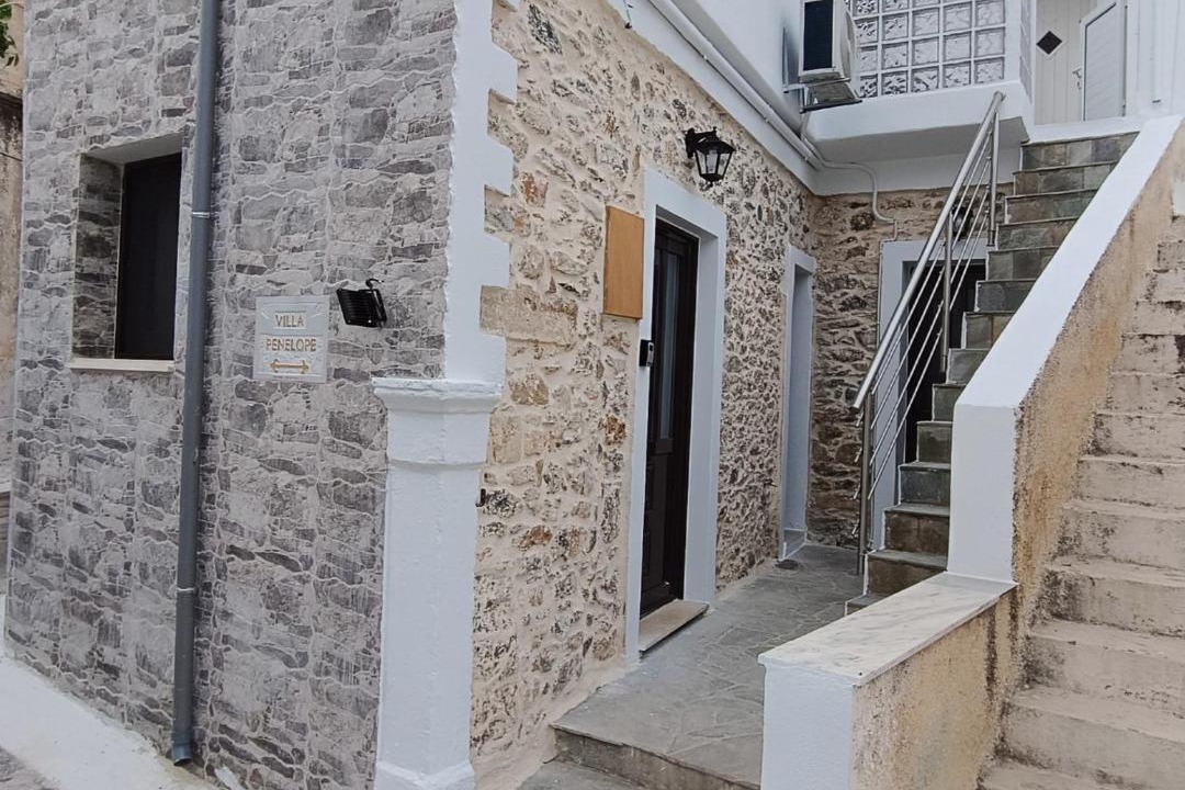 Photo of Buildings in Tourloti