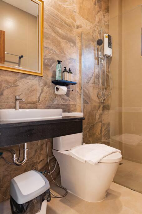 Photo of Bathroom in Thapae