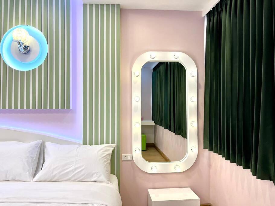 Photo of Bedroom in Thanon Phaya Thai