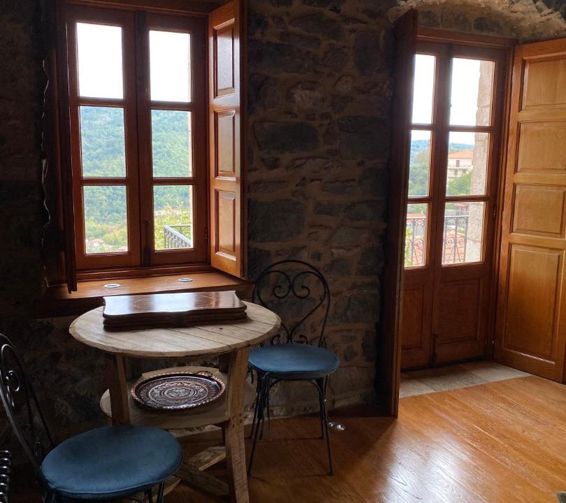 Photo of Livingroom in Karyes
