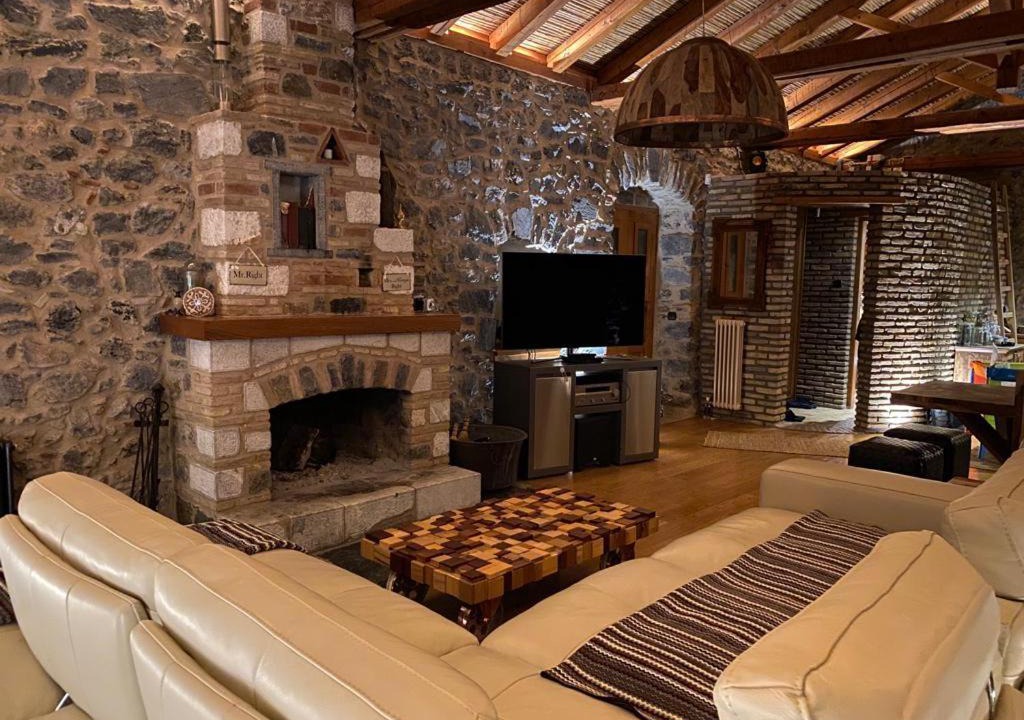 Photo of Livingroom in Karyes