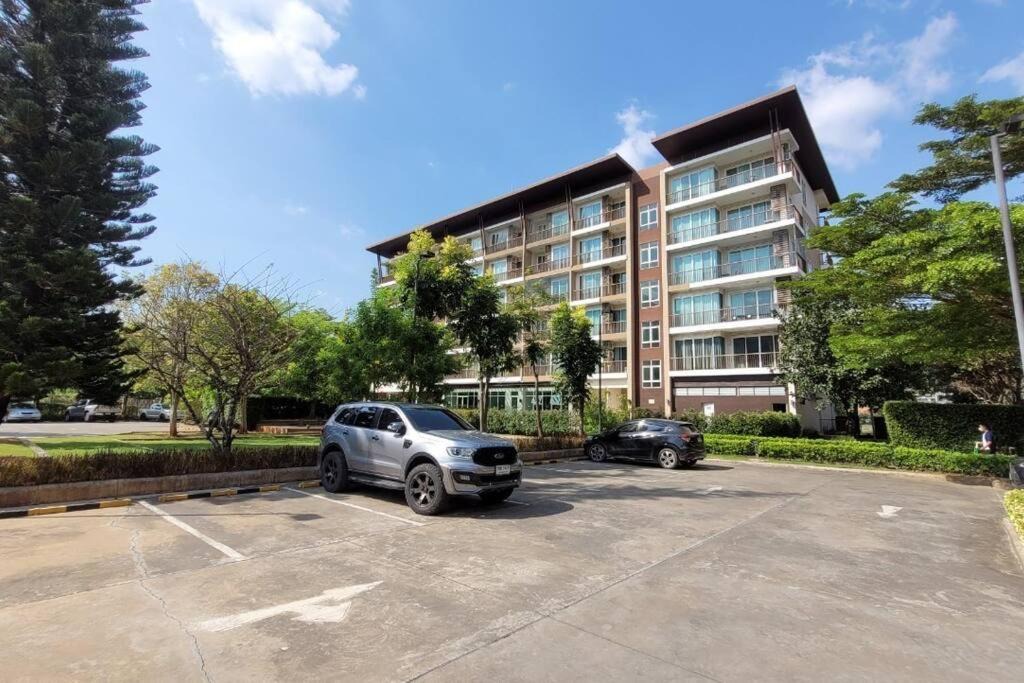Photo of Buildings in Mu Si