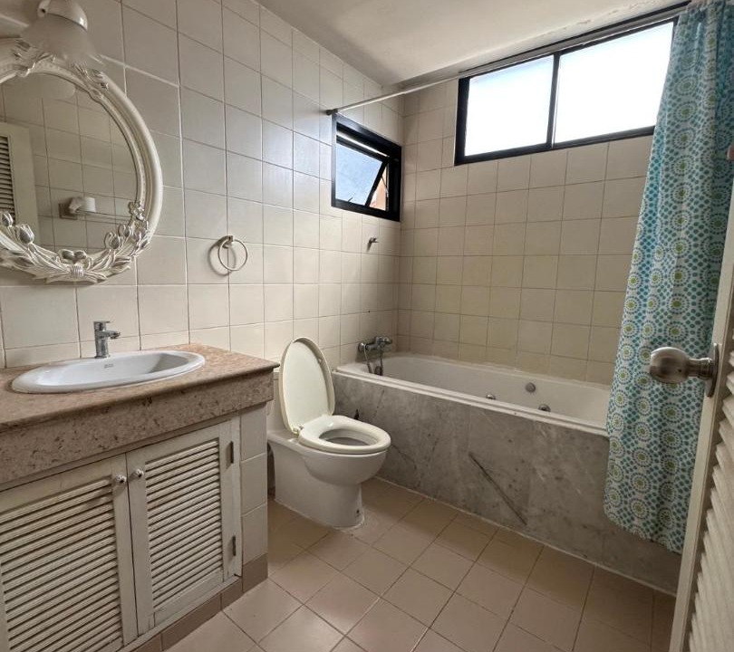 Photo of Bathroom in Embassy District