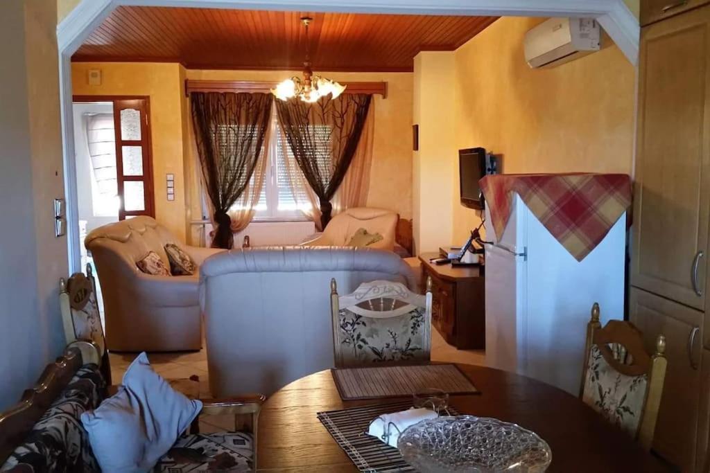 Photo of Livingroom in Fanari