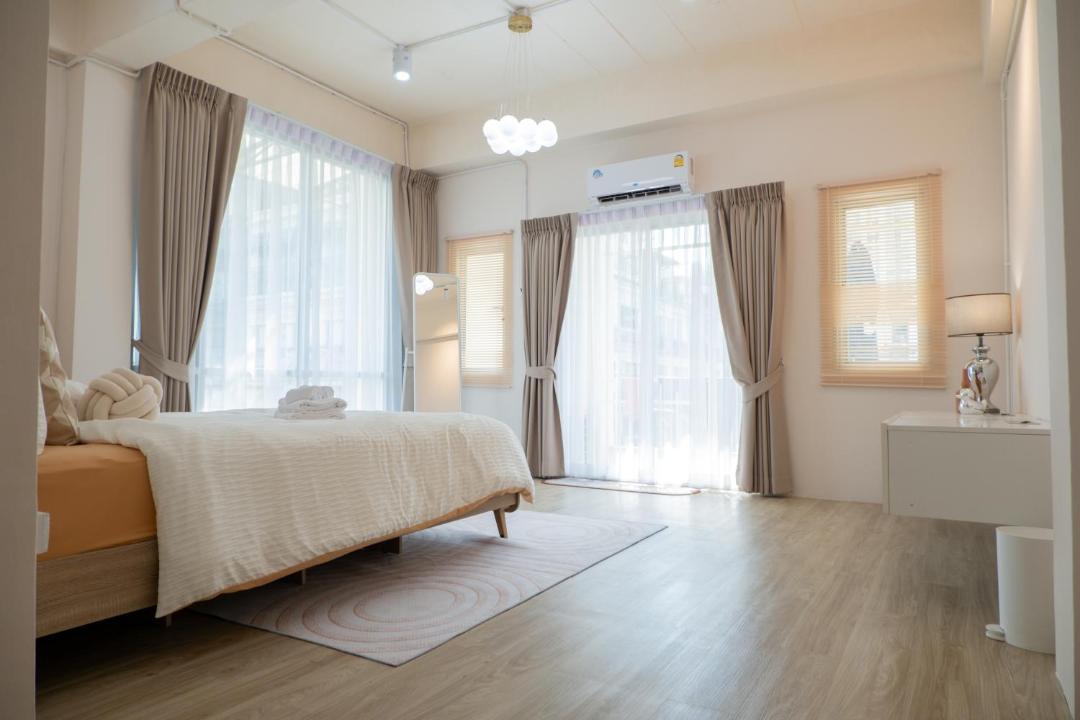 Photo of Bedroom in Thanon Phaya Thai