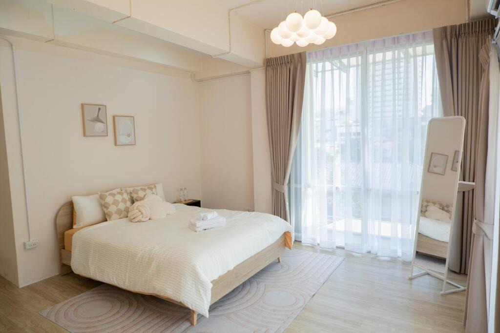 Photo of Bedroom in Thanon Phaya Thai