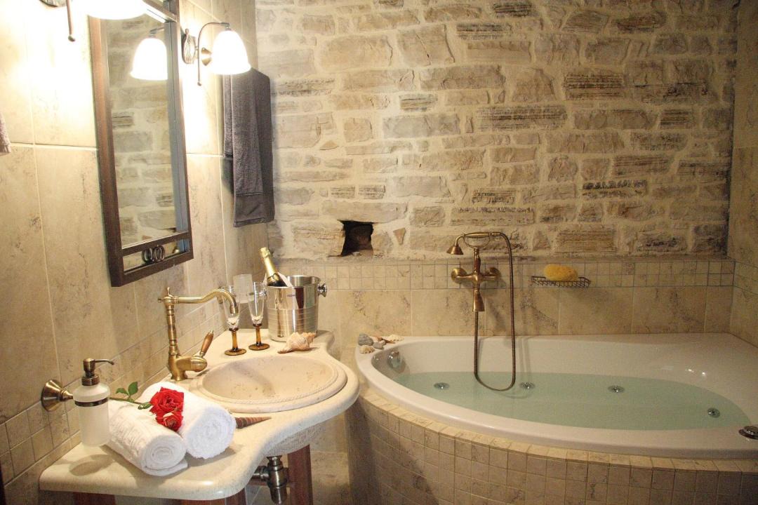Photo of Bathroom in Kionion