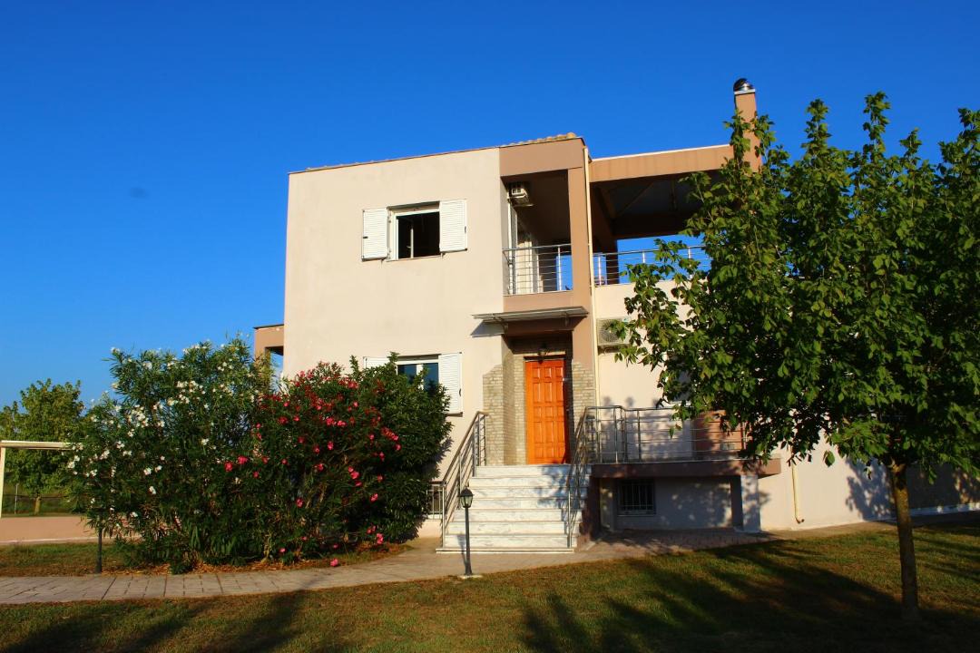 Photo of Buildings in Ilida