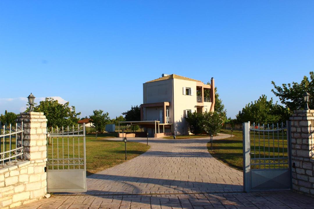 Photo of Buildings in Ilida